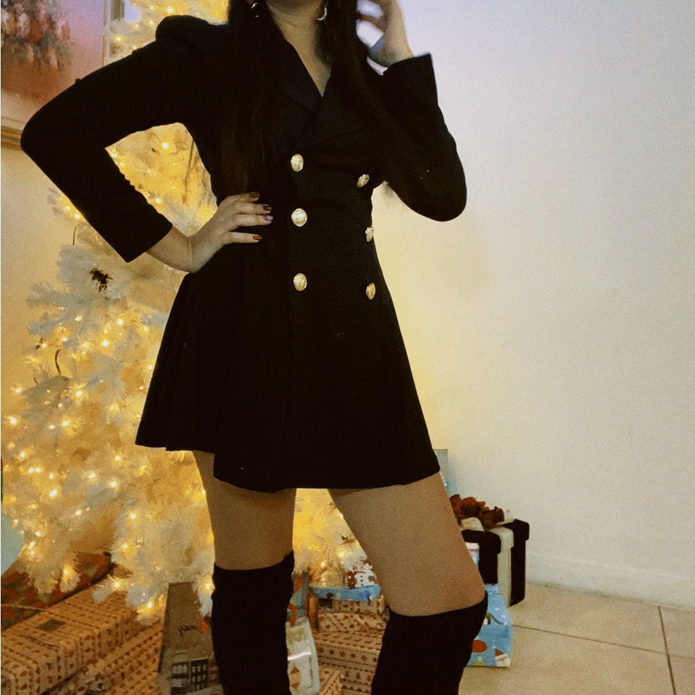 Chic Black Double-Breasted Blazer Dress